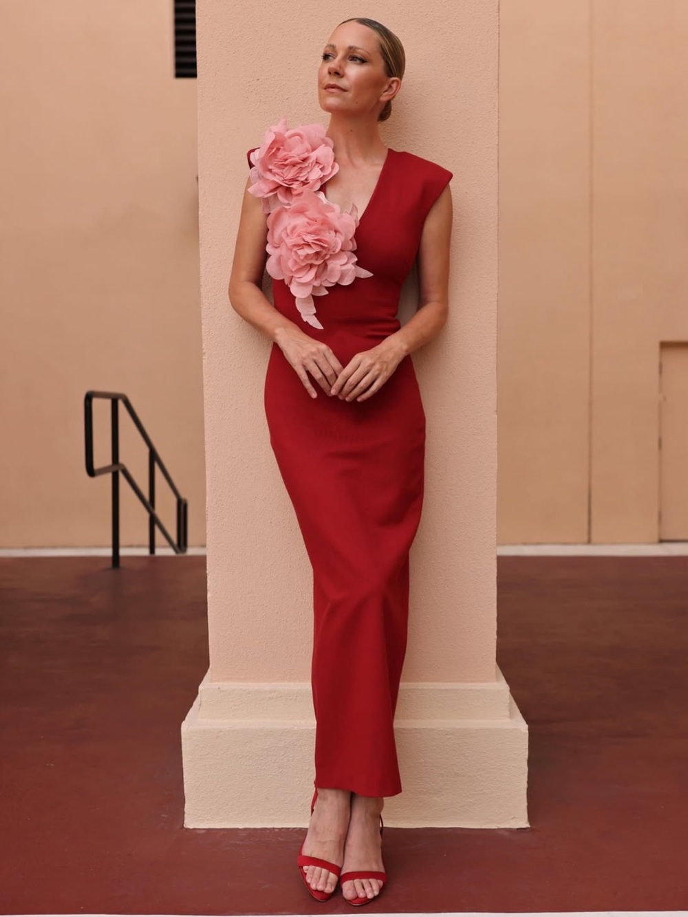 elliatt zahara red & pink 3d flower detail maxi gown dress size large NEW